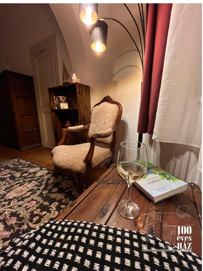 Vila 100 Eves Haz Balatonakarattya Exteriér fotografie
